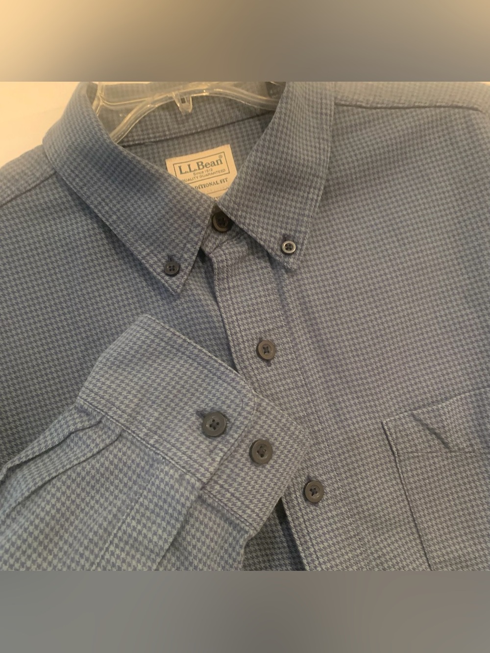 L.L. Bean Flannel Houndstooth Shirt 
Button Down 
Blue
Slightly Fitted 
Pit to p